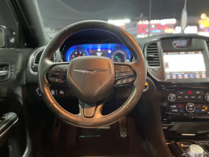 كرايزلر S300 2021 8