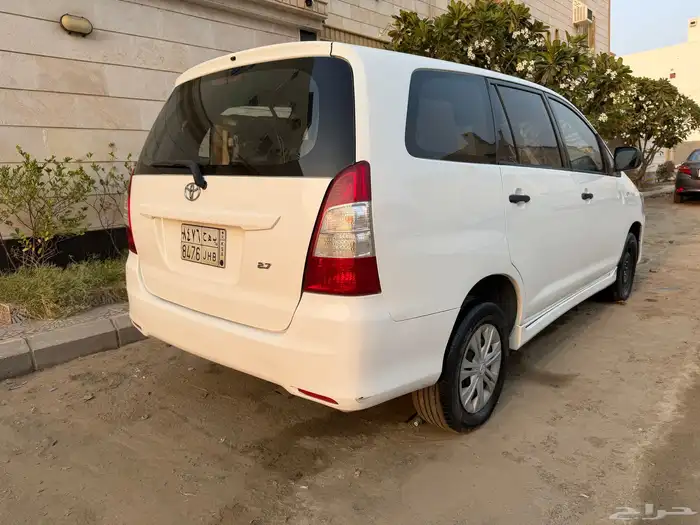 سيارتين للبيع تايوتا انوفا 2012 وهونداي سنتافي 2014 3