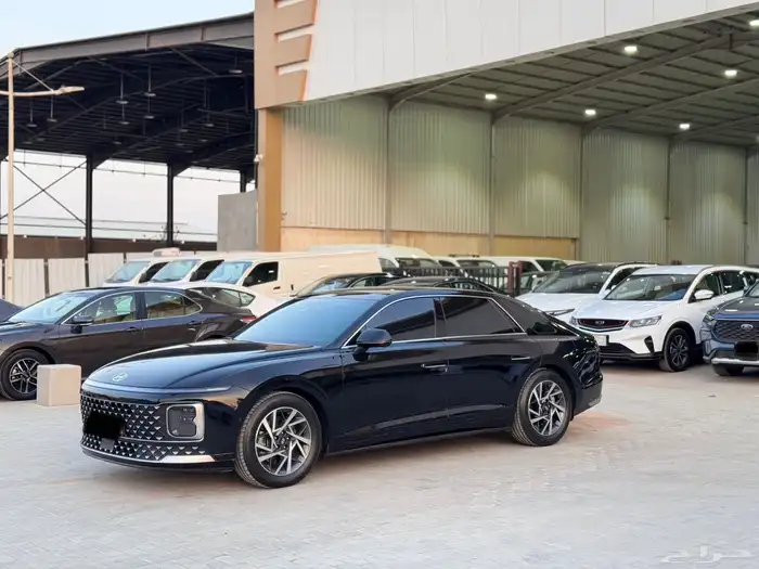 هيونداي ازيرا اكسلكوسف 2024 اسود 4