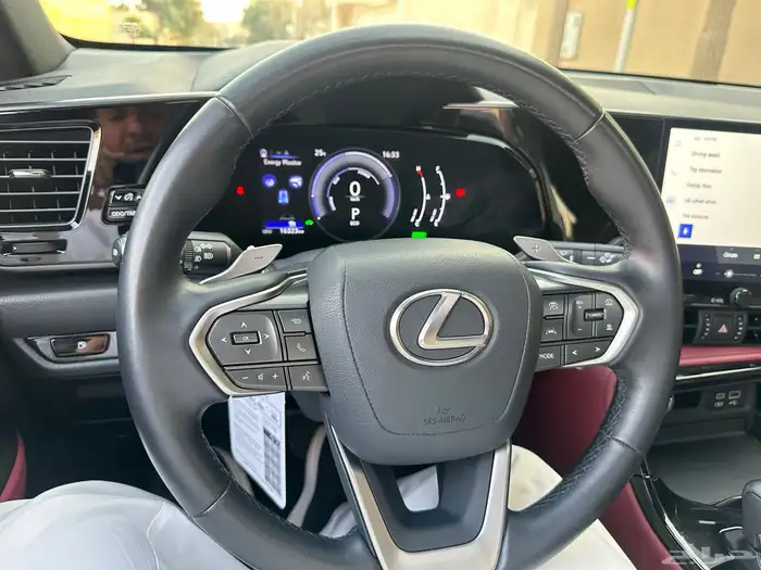 لكزس NX350h شبه جديده ماشيه 16 الف فقط بحاله الوكاله 27