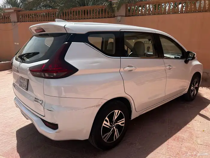 ميتسوبيشي . اكسباندر . 02022 2