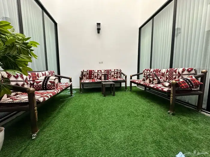 كراسي ومراكي بحاله نظيفه 2