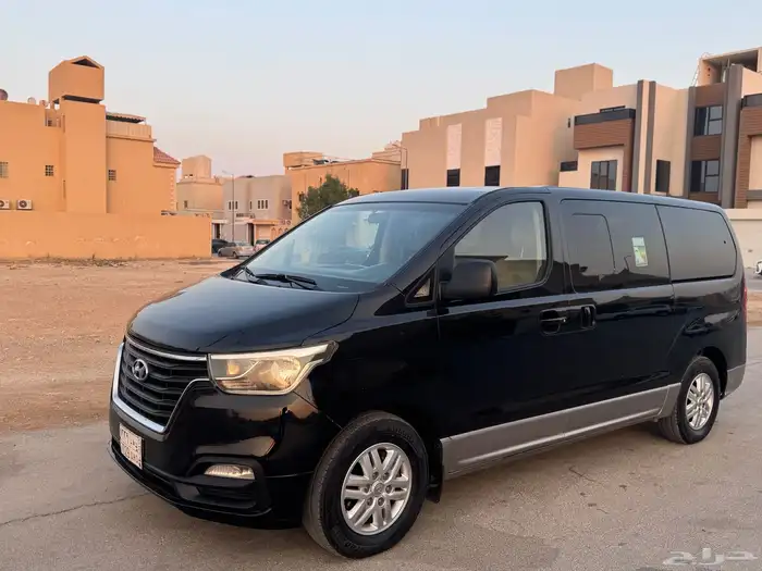 باص هونداي H1 بنزين 2021 1