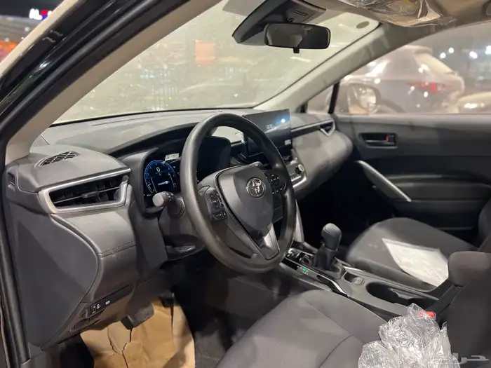 تويوتا كورولا كروس 2025 نص فل ( اصفار) 15