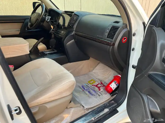 للبيع لاندكروزر 2010 نظيف جدا 12