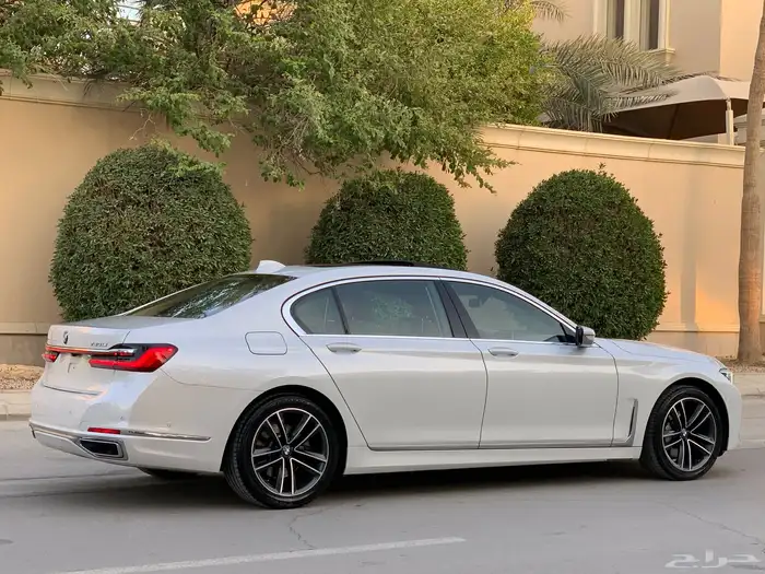 BMW 730i 2020 عداد قليل 16