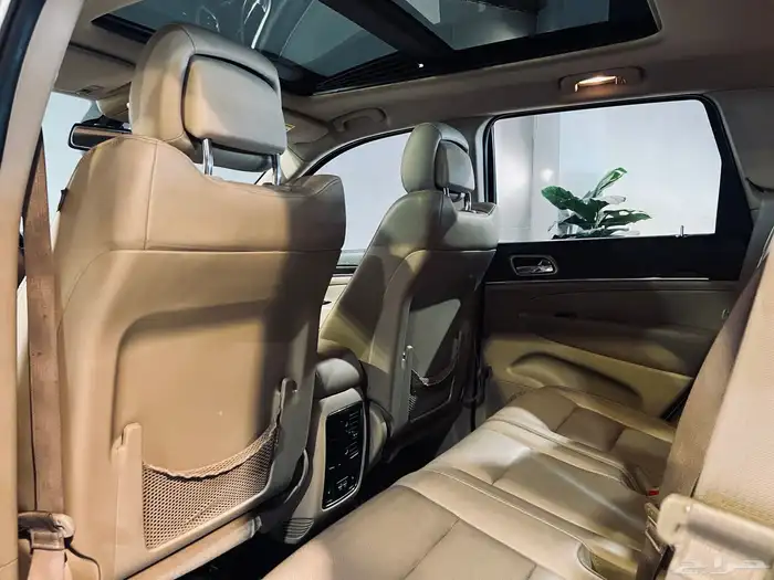 شيروكي لميتيد 2015 V8 بحاله ممتازه 8