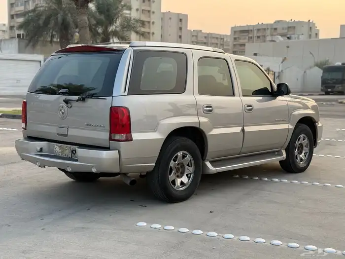 كاديلاك اسكاليد 2005 قمه النضافه 7