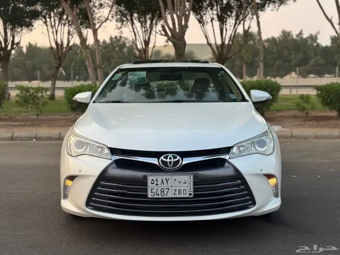 تويوتا كامري 2017 فل كامل GLX ابيض لولي 1