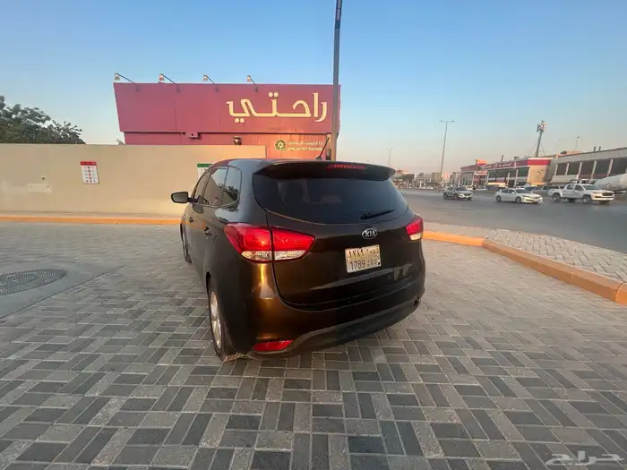 كيا كارينز 2017 6