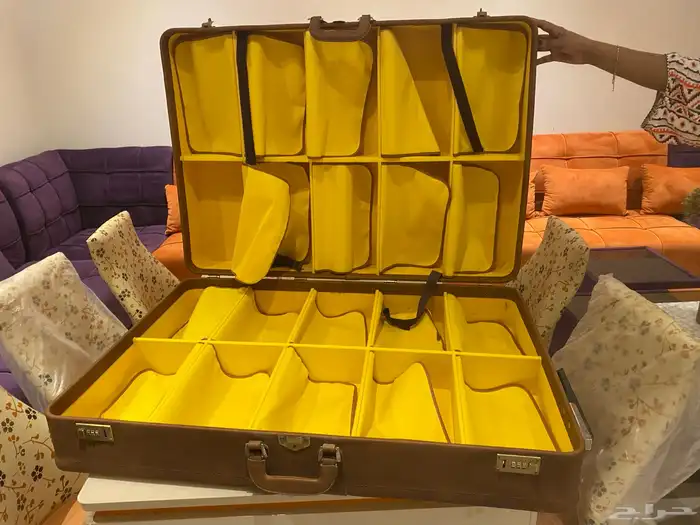 شنطة قديمة جديدة نادره متعدده الاغراض 5