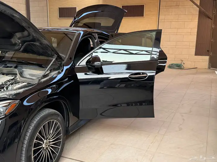 مرسيدس GLC300 موديل 2024 3