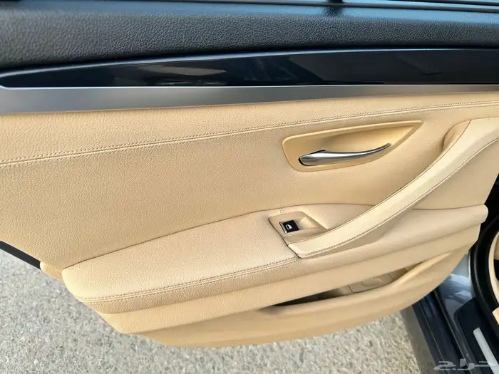 bmw 520i 2016 ممشى قليل نظيف جدا 33