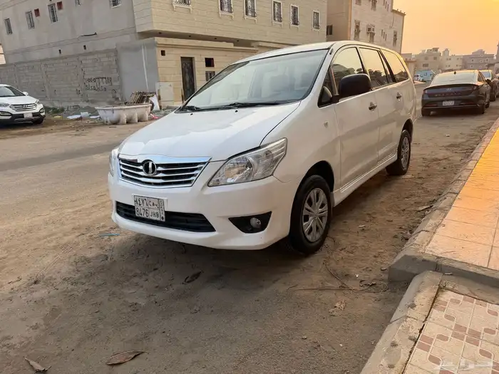 سيارتين للبيع تايوتا انوفا 2012 وهونداي سنتافي 2014 1