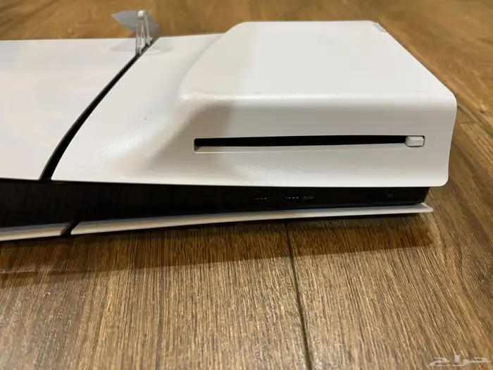 سوني 5 للبيع والله نظيف م شغلتو إلا ثلاث مرات ون تيرا بشريط 2