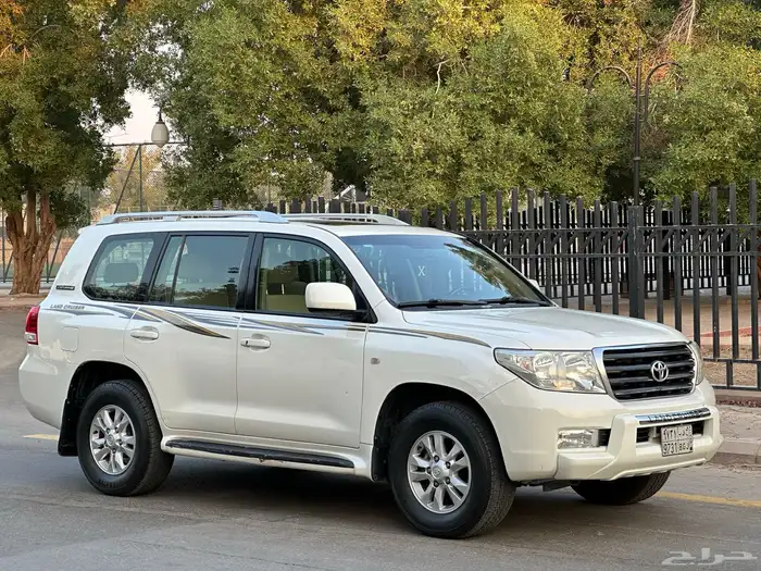 جيب لاند كروزر 2011 0