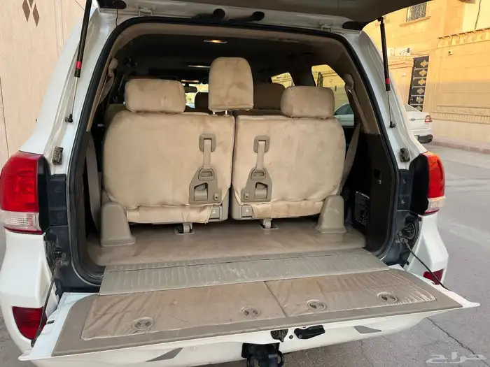 للبيع لاندكروزر 2010 نظيف جدا 9