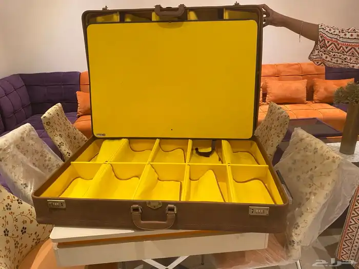 شنطة قديمة جديدة نادره متعدده الاغراض 7