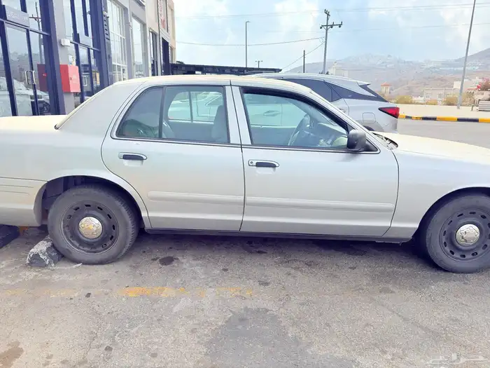 فورد كراون فكتوريا 2003 2