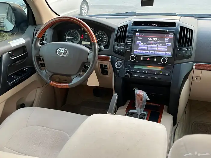 تويوتا لاندكروزر 2014 GXR (بدي وكالة) 18