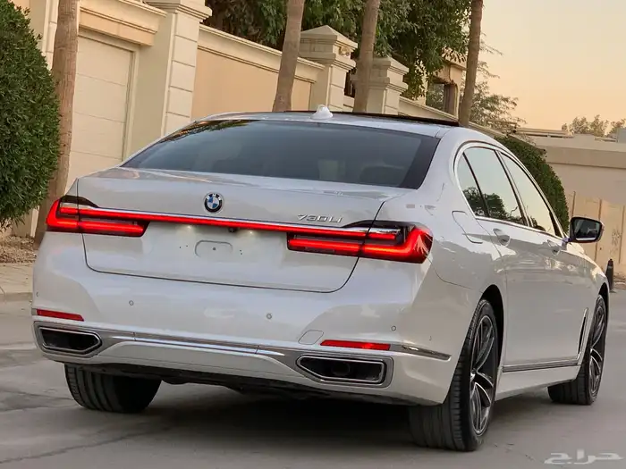 BMW 730i 2020 عداد قليل 12