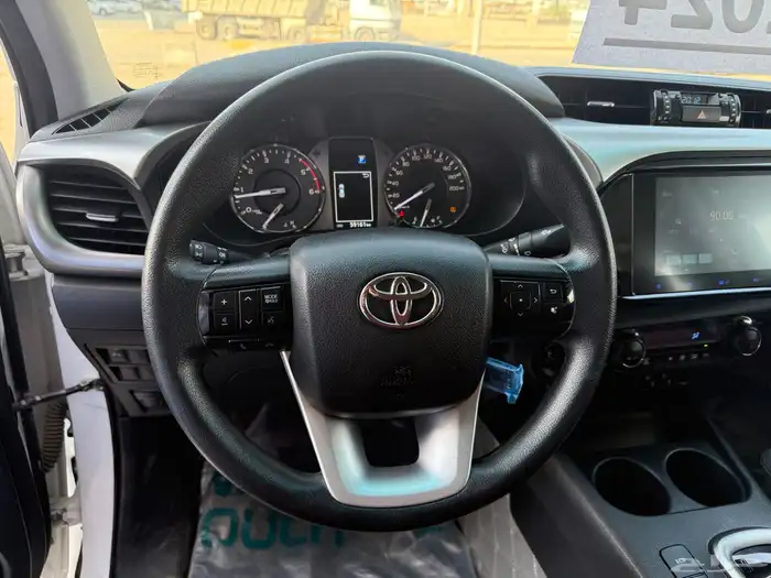 تويوتا هايلوكس غمارتين ديزل اتومتك موديل 2024 14