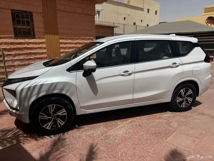 ميتسوبيشي . اكسباندر . 02022 0