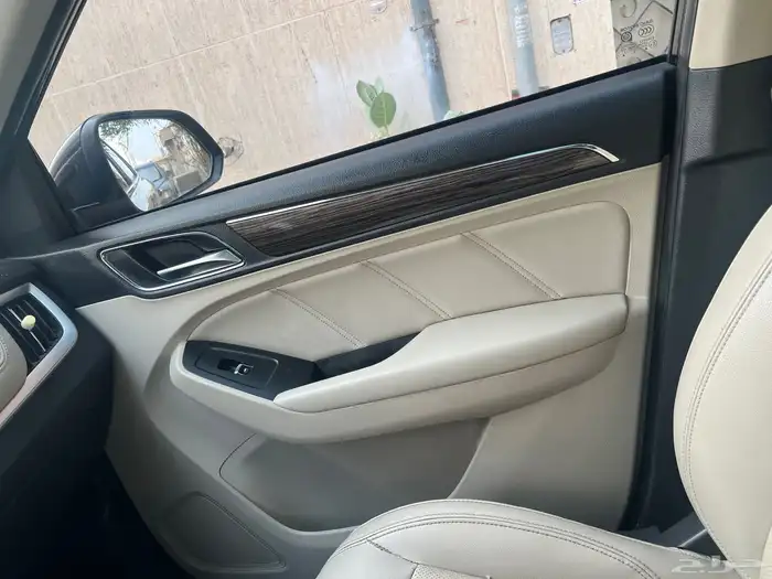 البيع مستعجل ام جي ار اكس 5 موديل 2020 فل كامل 15