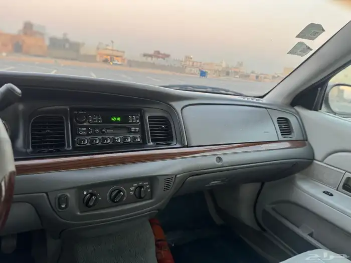 فورد كروان فكتوريا ممشى قليل 12