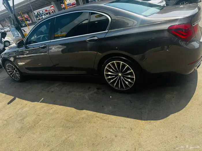 بي ام 730 2013 4