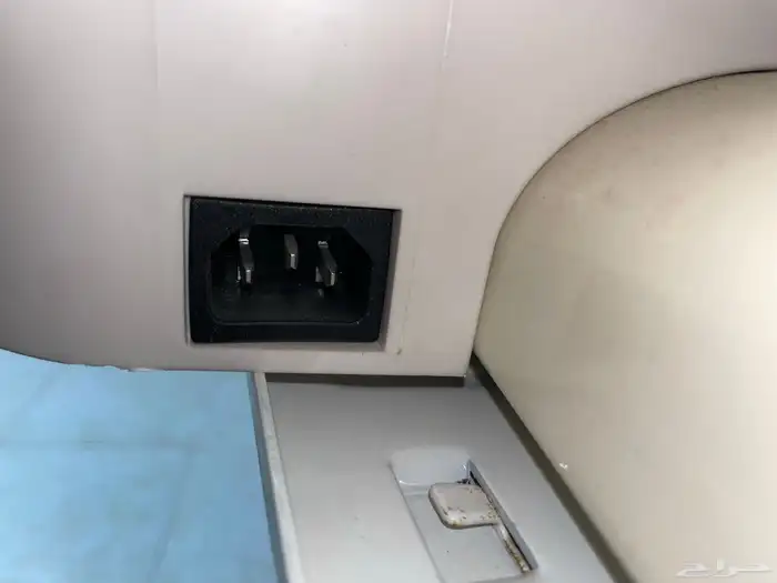 كوايه كبيرة مع قاعدتها ومستعمله 3