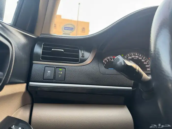 تويوتا كامري 2017 فل كامل GLX ابيض لولي 35