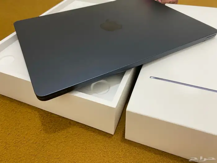 ماك بوك اير M4 نفس الجديد تماما ضمان جرير 27