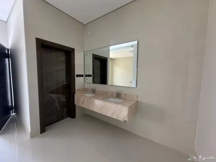 للبيع فلل بحي الشفاء شرق الشريان 4