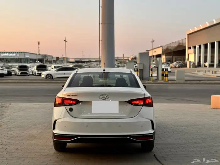 هيونداي اكسنت 2023 ابيض 6