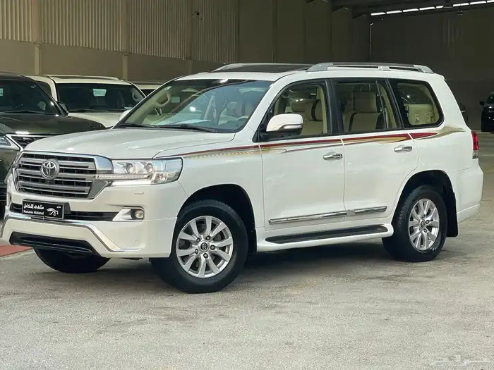 تويوتا لاندكروزر 2017 سعودي فل 3