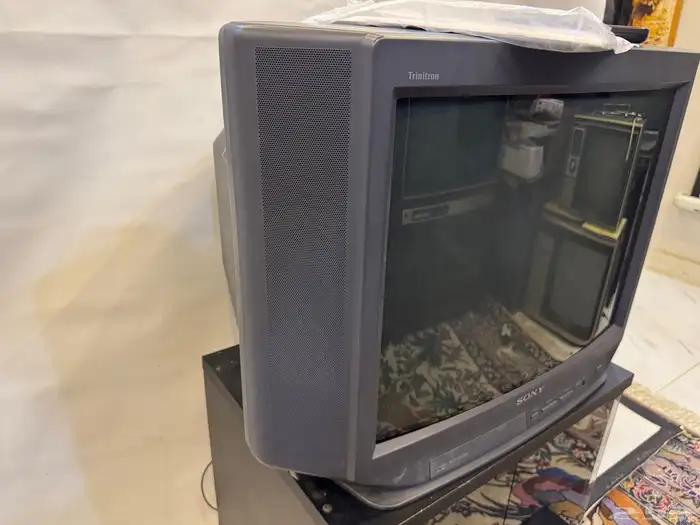 تلفزيون سوني قديم 4