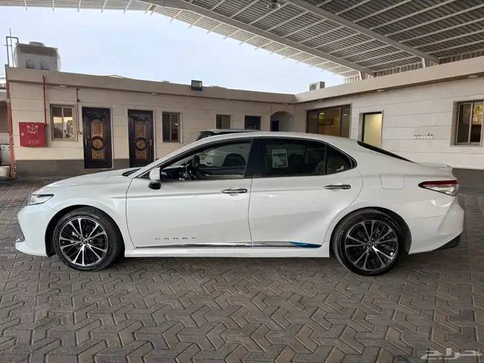 تويوتا كامري هايبرد GLEموديل 2019 8