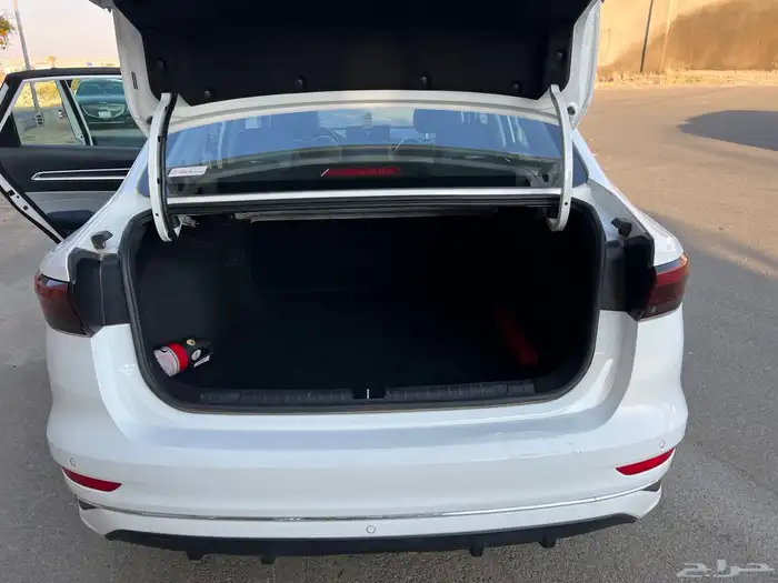 جيلي امجراند 2023 فتحة جلد فل كامل عداد قليل 6