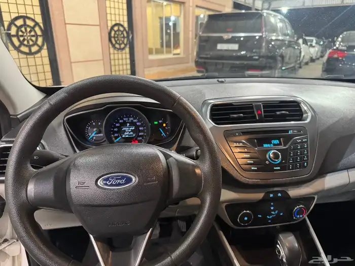 للبيع فورد اسكورت موديل 2020 9