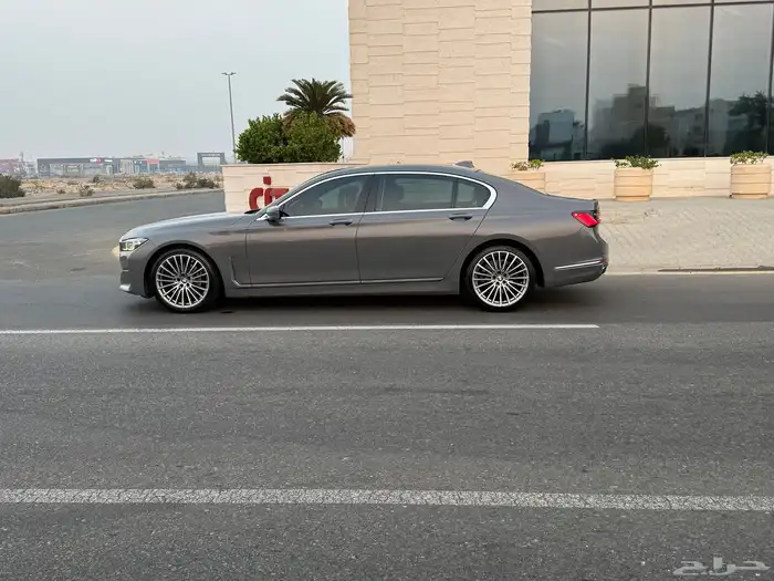 بي ام دبليو 2022 LI730 6