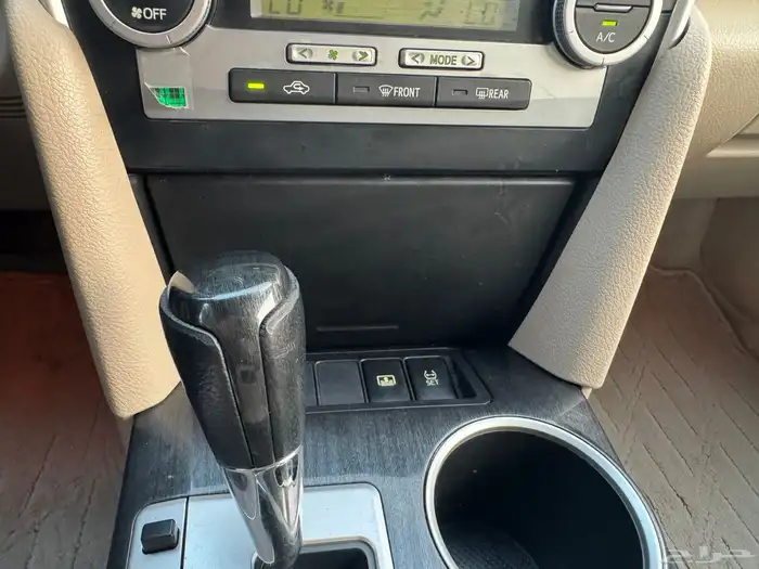 تويوتا كامري 2017 فل كامل GLX ابيض لولي 42