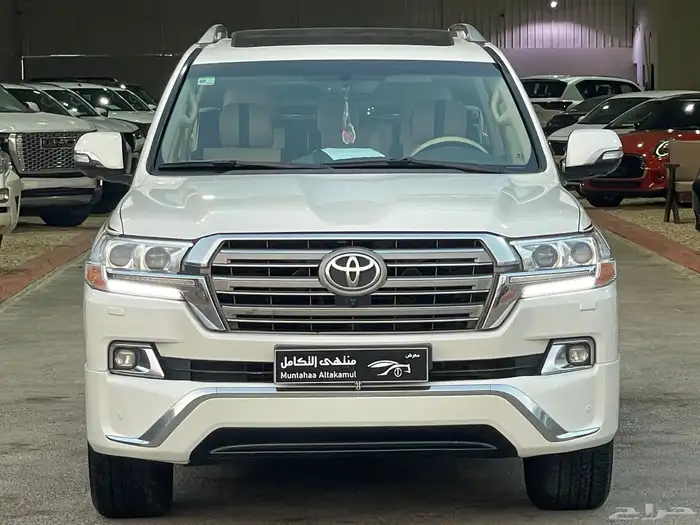 تويوتا لاندكروزر 2017 سعودي فل 6