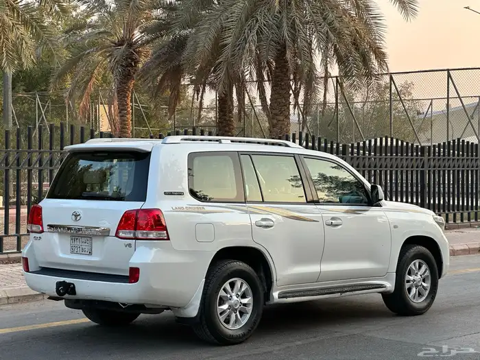 جيب لاند كروزر 2011 6