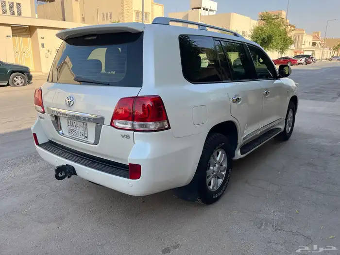 للبيع لاندكروزر 2010 نظيف جدا 5