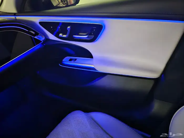 مرسيدس بنز E350 2024 28