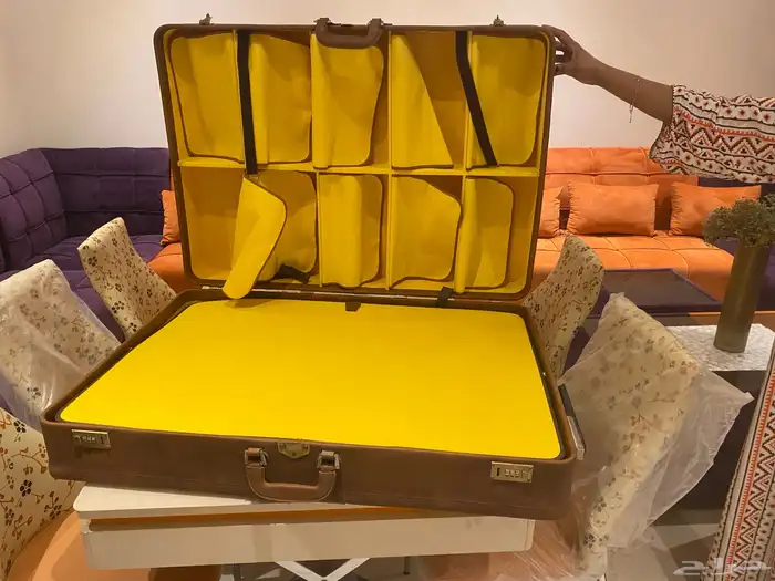 شنطة قديمة جديدة نادره متعدده الاغراض 6