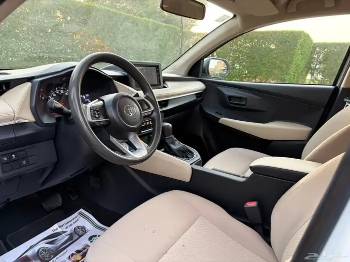 تويوتا يارس 2023 فئة Y (شاشة-جنوط) 10