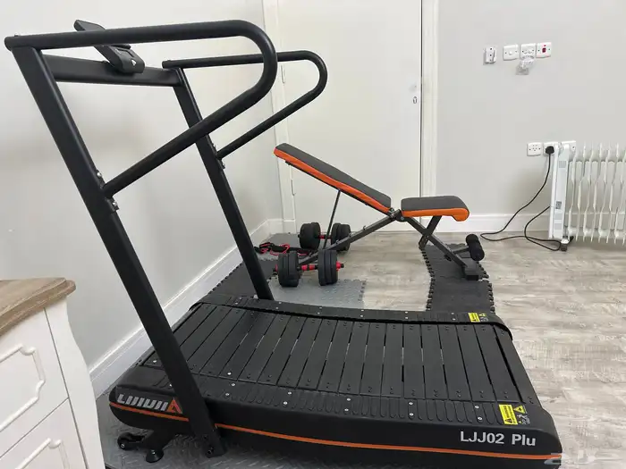 curved treadmill 1