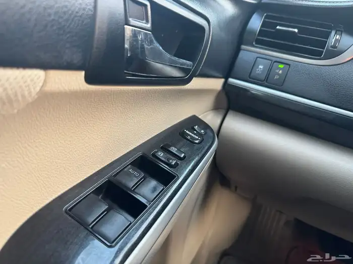 تويوتا كامري 2017 فل كامل GLX ابيض لولي 36